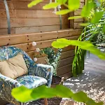 Habitation Sunshine - Piscines Privees + Sauna Commun