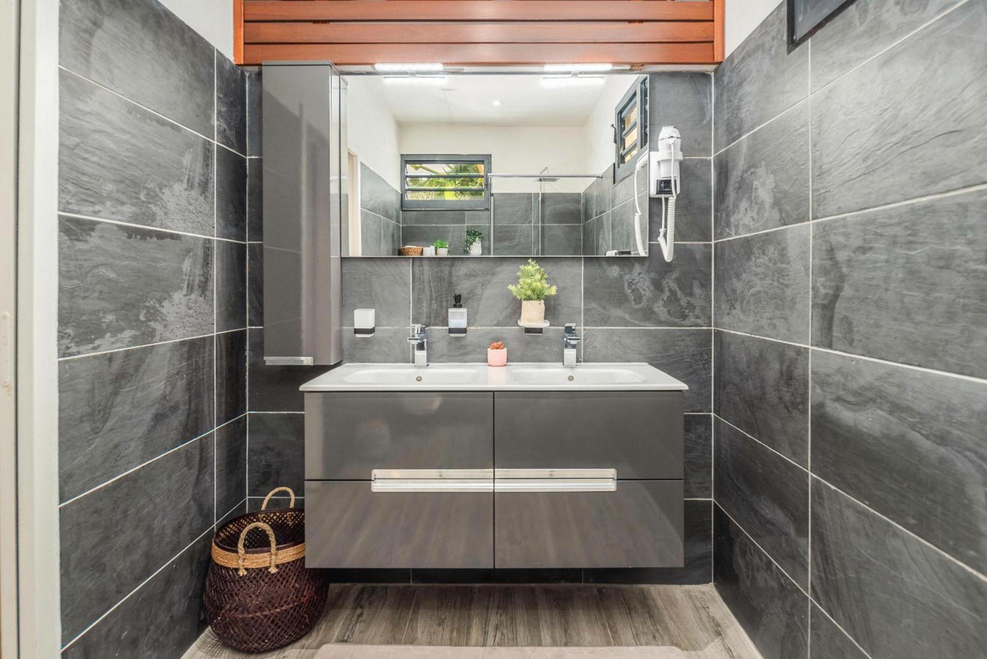 Habitation Sunshine - Piscines Privees + Sauna Commun * Saint-Francois (Grande-Terre)